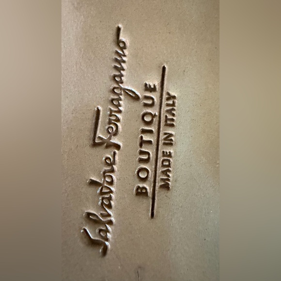 Salvatore Ferragamo Black Verne Leather Bow Flats - Picture 2 of 5